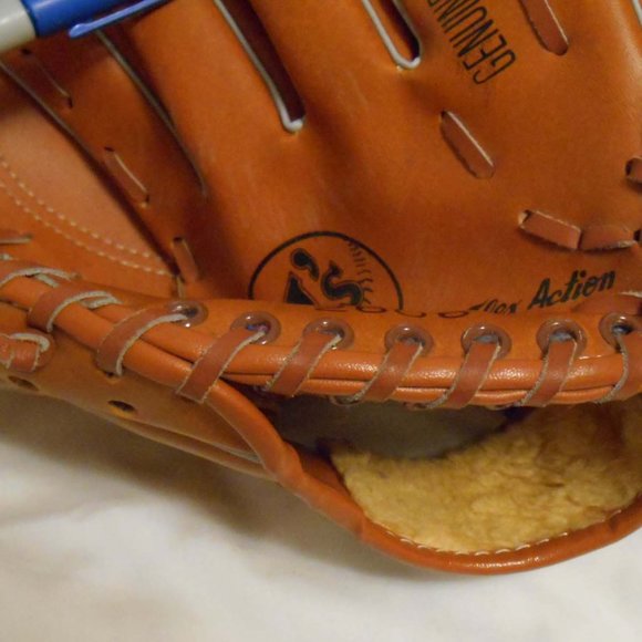 Seattle Mariners Rainier Bank Flex Action Genuine Cowhide Laced Baseball Glove - Picture 6 of 6